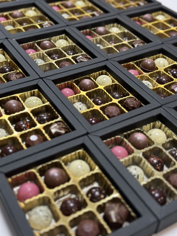 Céges PR ajándékok - egyedi megrendelés - személyreszabott PR ajándék - ehető, cukrász ajándék